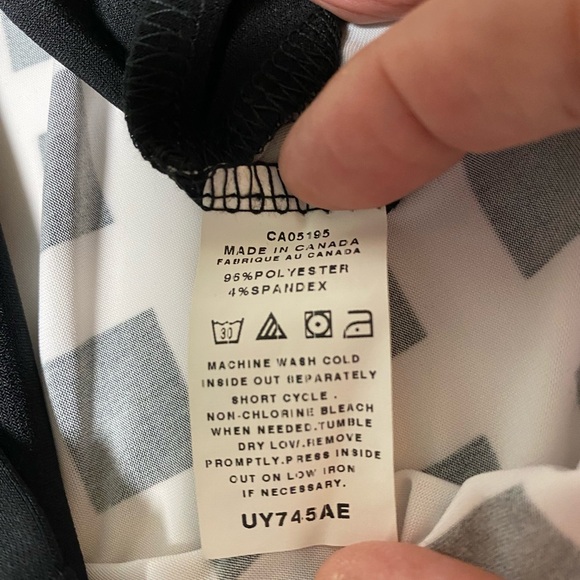 Picadilly Black And White Pullover Blouse Top 3/4 Sleeve Stretchy - SZ M - NWT - Picture 3 of 8